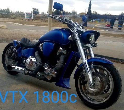 Honda Motorcycles Vtx, Honda Fury Custom, Vtx 1800, Honda Fury, Honda Bobber, Custom Bagger, Cool Motorcycle Helmets, Moto Custom, Custom Chopper