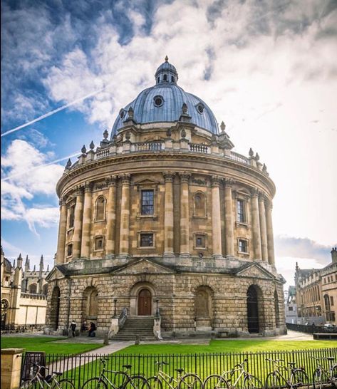 Radcliffe Camera Radcliffe Camera, Ivy League Colleges, Dream University, Uni Life, Dream School, College University, Oxford University, Ivy League, Holiday Memories