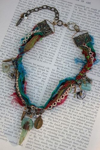 Fiber Art Jewelry, Silk Jewelry, Ribbon Jewelry, Mixed Media Jewelry, Estilo Hippie, Fiber Jewelry, Fabric Necklace, Assemblage Jewelry, Creation Couture