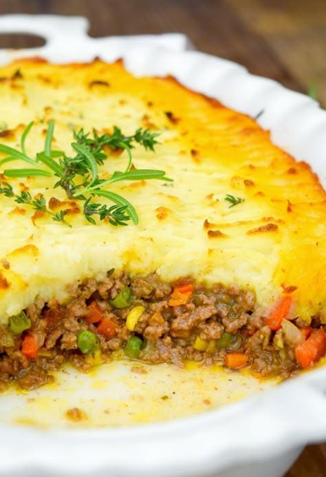 Alton Brown Shepherd's Pie - Gonna Want Seconds Alton Brown Shepherds Pie, Sheppards Pie Recipe, Turkey Shepards Pie, Sheppard Pie, Easy Shepherds Pie, Buttery Mashed Potatoes, Shepards Pie, Meat And Vegetables, Shepherds Pie Recipe