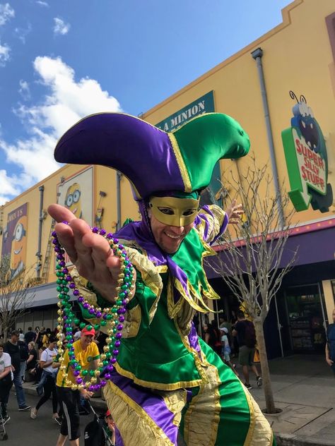 2023 Mardi Gras Celebration at Universal - Marvelous Mouse Travels Mardi Gras Universal Orlando, Mardi Gras Makeup, Nouvelle Orleans, Mardi Gras Outfits, Ash Wednesday, Orlando Vacation, Mardi Gras Beads, Universal Studios Orlando, Fat Tuesday