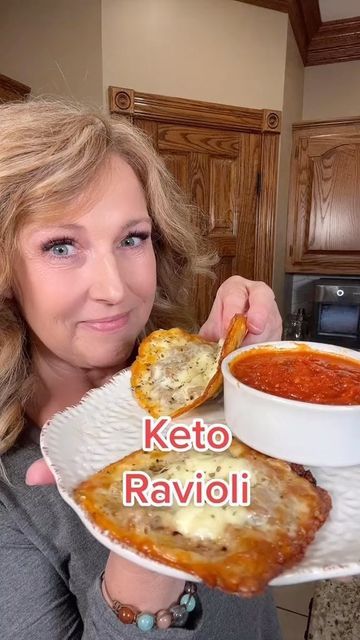 Keto Italian Sausage Ravioli, Keto Ravioli Recipe Mozzarella, Low Carb Ravioli Recipe, Kate Higdon Recipes, Kate Higdon, Low Carb Ravioli, Ricotta Mozzarella Recipes, Keto Ravioli Recipe, Low Carb Recipes With Ricotta Cheese