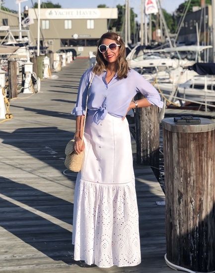 Eyelet Skirt 💙 Veraniega, fresca y cómoda con este tipo de atuendo, me encanta el ojalillo 💙 #ShopStyle #MyShopStyle #LooksChallenge #Lifestyle #Travel #Petite #eyelatskirt #summer #ootd Eyelet Skirt, Summer Ootd, New York And Company, Lifestyle Travel, Hair Clip, Beauty Products, Maxi Skirt, Hair Clips, Urban Outfitters