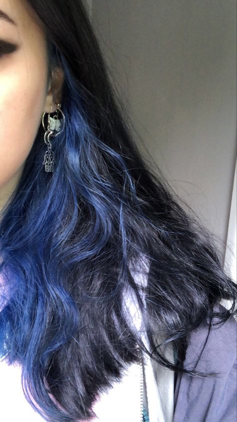 Brown Hair With Blue Peak A Boo, Blue Hair Half Up Half Down, Hair Dyed Underneath Blue, Black Hair With Blue Peekaboos, Blue Underhair, Underdye Hair Blue, Peek A Boo Blue Hair, Blue Hair Strands, Brown Hair With Blue Tips