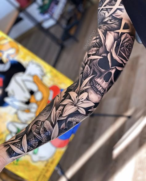 Men’s Sleeve And Chest Tattoo, Men’s Traditional Arm Sleeve, Men’s Full Sleeve Tattoo, Drew Tattoo, Amazing Sleeve Tattoos, Cool Sleeve Tattoos, Flower Sleeve Tattoo, Flower Tats, Blatt Tattoos