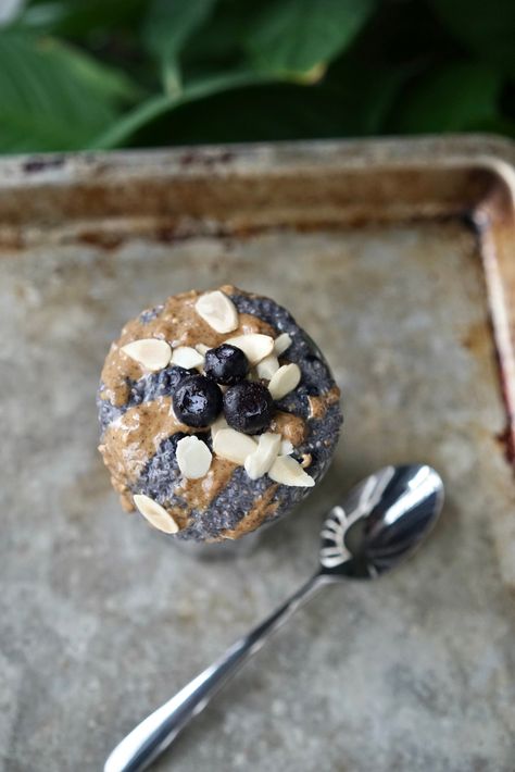 Blueberry Earl Grey Chia Pudding | Living Healthy in Seattle Earl Grey Chia Pudding, Blueberry Earl Grey, Seattle Recipes, Berry Chia Pudding, Chia Parfait, Pink Sea Salt, British Tea, Small Mason Jars, Vanilla Syrup