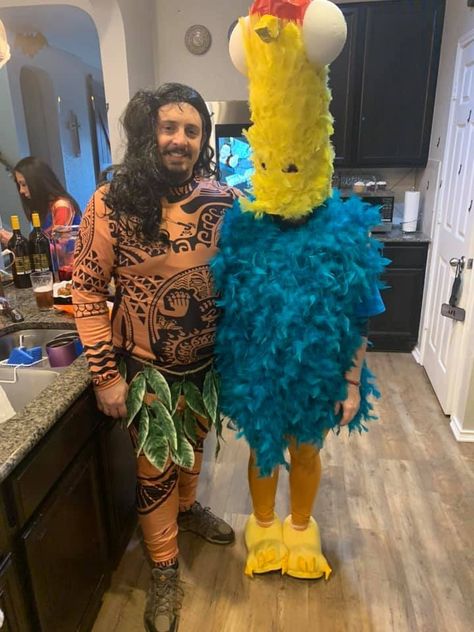 Maui and HeiHei from Moana Couples Costume Moana Couple Costume, Heihei Costume, Couples Costume, Couple Halloween, Couple Halloween Costumes, Couples Costumes, Moana, Maui, Halloween Costumes