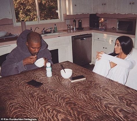 Kim Kardashian and Kanye West eat breakfast together as they spend some low-key couple time away from the family mansion Kim And Kanye Family Pics, Kanye West And Kim Kardashian Aesthetic, Kim And Kanye Goals, Kim And Kanye Aesthetic, Kanye West Eating, Couples Eating, Kanye And Kim, Kanye West And Kim Kardashian, Couple Eating