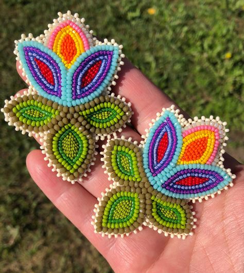 Artist - Indigenous Fashion Arts Beading Indigenous, Indigenous Earrings Beaded, Indigenous Beadwork, Beaded Mmiw Earrings, Athabaskan Beadwork, Indigenous Artists Of Canada, Tambour Beading, Beadable Products, Beadwork Patterns