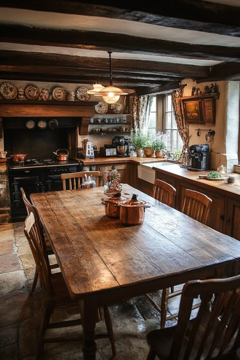 English Cabin Interior, Welsh Dresser Kitchen, Traditional Victorian Kitchen, Cozy English Cottage Kitchen, Old English Country Kitchen, Cottage Kitchen Dining Room, Old English House Interior Cottage Style, English Cottage Style Dining Room, Welsh Cottage Interior