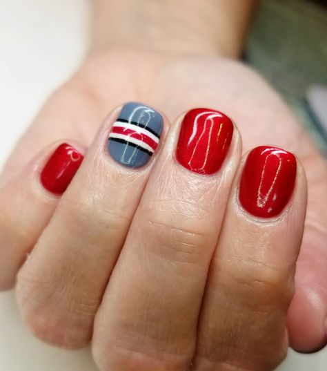 Ohio State Nail Art, Ohio State Nails Buckeyes, Osu Nails Buckeyes, Osu Nails, Ohio State Nails, Football Nail Designs, Buck Eyes, Football Nails, Cute Nail Colors