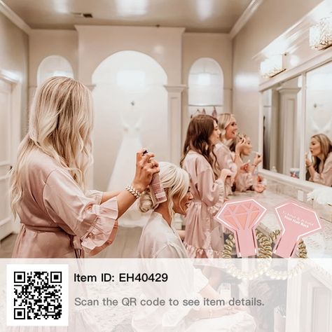 Bridesmaids Getting Ready Photos, Wedding Day Robes, Modern Wedding Favors, Bridesmaid Robe Personalized, Bridesmaids Getting Ready, Best Bridesmaid Gifts, Bride Planning, Wedding Robes, Wedding Party Accessories