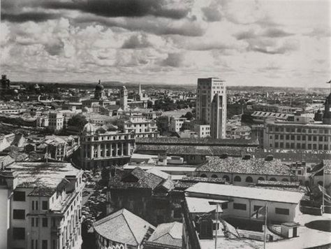 Raffles Place, 1950 Old Photos Of Singapore - Business Insider  #sgmemory #archivingsg Singapore Nostalgia, History Of Singapore, Singapore River, Old Singapore, Straits Settlements, Singapore Photos, Familiar Places, Photographs And Memories, Singapore Airlines