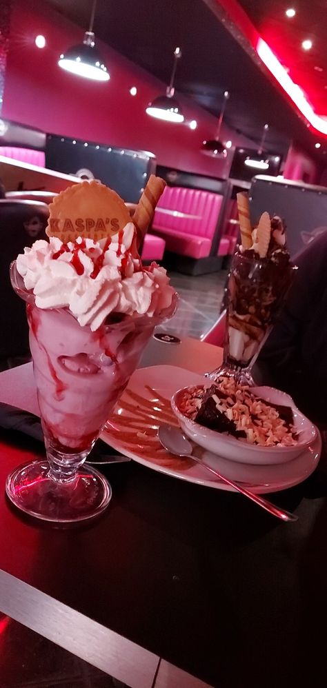 food kaspers wales ice cream romance friends dessert Ice Cream Date Aesthetic, Ice Cream Date, Ice Cream Sunday, Aesthetic Life, Fun Things, Fun Activities, Wales, Dates, Ice Cream