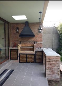 Small Outdoor Kitchens, Brick Bbq, Design Grill, Outdoor Barbeque, Modern Outdoor Kitchen, Kitchen Design Layout, Outdoor Kitchen Decor, Outdoor Kitchen Bars, Outdoor Kitchen Plans