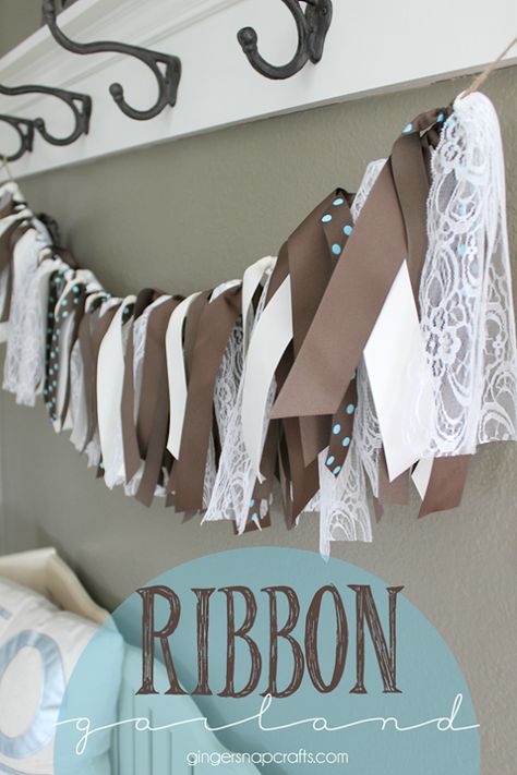 Vinyl Gift Ideas, Garland Tutorial, Ribbon Projects, Paint Crafts, Ribbon Garland, Diy Crafts For Adults, Ginger Snap, Diy Things, Graduation Diy