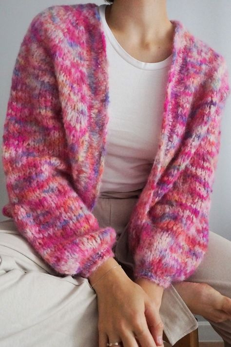 10 free cardigan knitting patterns you can download right now Cardigan Knitting Patterns, Chunky Knit Blanket Pattern, Casting Off Knitting, Simple Knitting, Knitting Bag Pattern, Knitting Patterns Free Scarf, Mattress Stitch, Knit Cardigan Pattern, The Melody