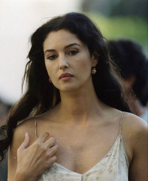 Monica Belluci Malena, Monica Belluci Style, Malena Monica Bellucci, Camila Morrone, Italian Actress, Italian Beauty, Beauty Standards, Monica Bellucci, Beauty Icons