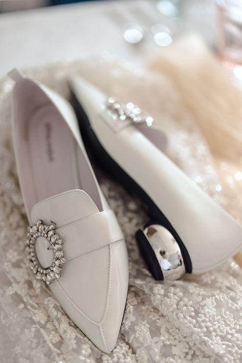 Wedding Loafers Bride, Wedding Loafers, Ethereal Flowers, Dresses Photography, Fireworks Photo, Pointed Loafers, Pastel Color Palette, Beautiful Veil, Shoe Image