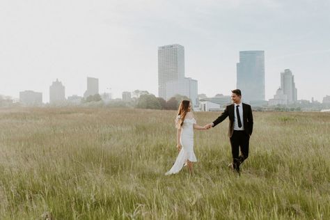 5 Iconic Engagement Photography Locations in Milwaukee | sarahglickphotography.com Milwaukee Photo Locations, Milwaukee Engagement Photos, Water Engagement Photos, Wisconsin Engagement Photos, Milwaukee Skyline, Milwaukee City, Nooks And Crannies, City Engagement Photos, Summer Engagement Photos