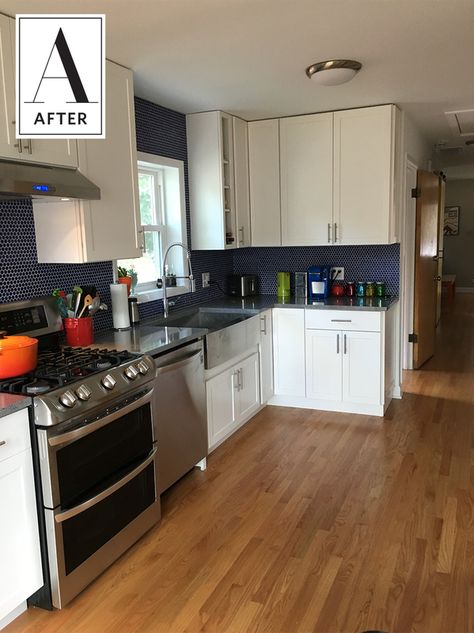 The kitchen in Carrie's 1950s Chicago bungalow was in desperate need of some updates Chicago Bungalow Interior, Chicago Bungalow Remodel, 1950s Chicago, Bungalow Remodel, Chicago Bungalow, Bungalow Interior, Bungalow Kitchen, Chicago Apartment, Bungalow Homes