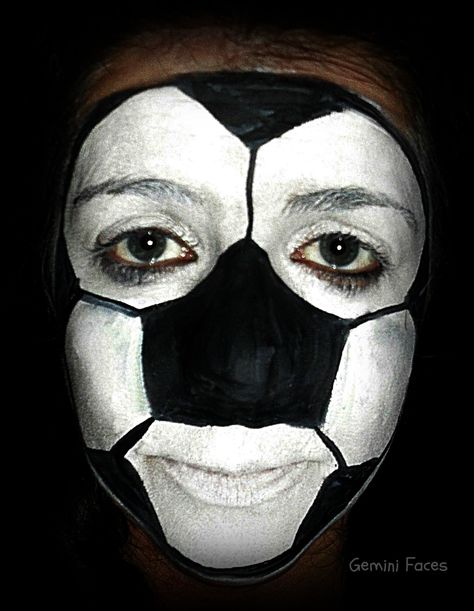 football face painting Face Paint For Basketball Games, Bad Face Paint, White Face Paint Ideas, Football Makeup Ideas, Football Face Painting, Funny Face Paint Ideas, Funny Face Paint, School Spirit Face Paint, Football Face Paint