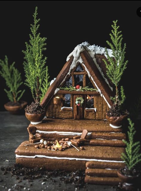 Forest Gingerbread House, Gingerbread Treehouse, Edible Gingerbread House, Gingerbread Structures, Creative Gingerbread House Ideas, Creative Gingerbread House, Gingerbread Competition, Homemade Gingerbread House, Gingerbread House Ideas