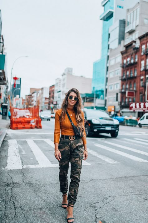 Camo Pants Outfit, Fashion Week Trends, New York Outfits, Outfit Trends, Camo Pants, Blogger Style, Womens Fashion Trends, Yellow Dress, Best Fashion