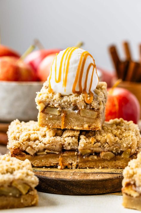 Apple Crumble Bars Gluten Free Apple Pie Bars, Apple Crumb Bars, Krolls Korner, Apple Pie Bars Recipe, Apple Crumble Bars, Gluten Free Apple Pie, Vegan Apple Crisp, Fall Apple Recipes, Apple Pie Bars