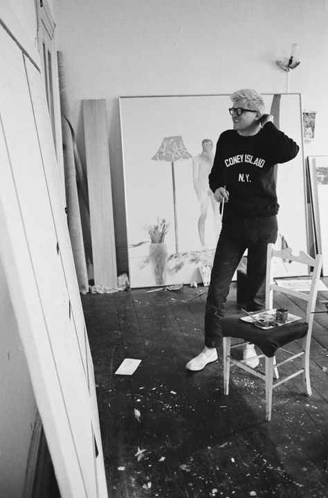 David Hockney Paintings, Brian Froud, Light Blue Sweatshirt, Giant Poster, Pop Art Fashion, Tate Britain, What Is An Artist, Beverly Hills Hotel, W Magazine