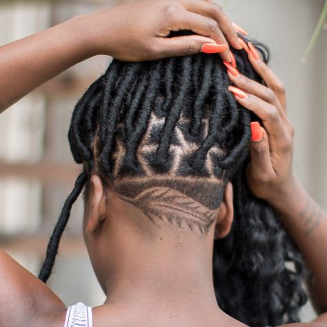 Hairstyles With Undercut, Hairstyles On Black Women, Shaved Sides Hairstyles, Undercut Natural Hair, Undercut Braid, Undercut Hair Designs, Braids With Shaved Sides, Hair Twists, Natural Hair Shampoo