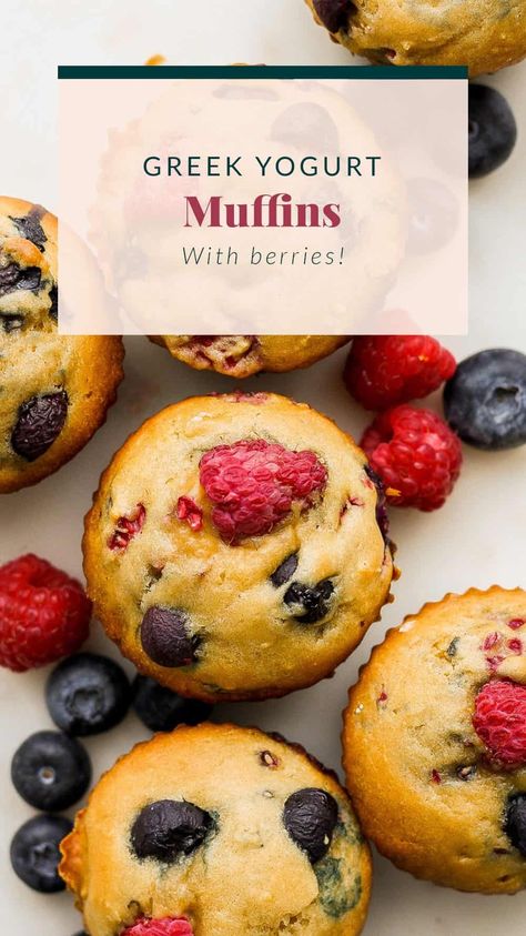 Greek Yogurt Berry Muffins - Fit Foodie Finds Strawberry Blueberry Muffins, Greek Yogurt Dessert, Yummy Things To Bake, Honey Muffins, Greek Yogurt Muffins, Overnight Oatmeal Recipes, Fit Foodie Finds, Yogurt Dessert, Healthy Oatmeal Cookies