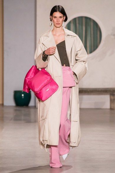 Budget Fashion, Olivia Palermo, Fashion Weeks, Pink Pants, Cara Delevingne, 가을 패션, Fashion Show Collection, Vogue Paris, Global Fashion