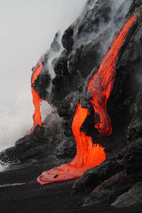 Volcano, Hawaii Hawaii Volcano, Lava Flow, Natural Phenomena, Aphrodite, Science And Nature, Amazing Nature, Volcano, Mother Earth, Natural Wonders