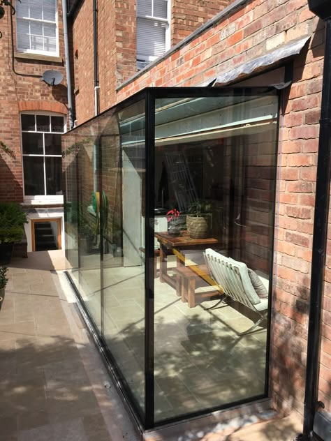 Small Terraced House Extension, Terraced House Extension, Small Terraced House, Glass Box Extension, Terrace Extension, Mini Serre, Garden Room Extensions, House Extension Plans, Frameless Glass Doors