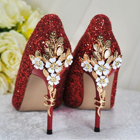 Red And Gold Heels, Red And White Wedding Decorations, Quince Heels, Wedding Heels For Bride, Heels For Bride, Red And Gold Quince, Red Quinceanera Ideas, Shoes Wedding Heels, Rose Wedding Dress