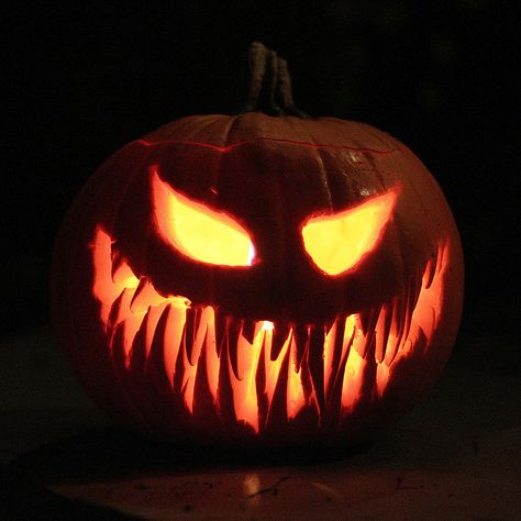 Jack O'Lantern by adwriter, via Flickr Pumpkins Carving Ideas, Carvings Designs, Pumpkin Carving Inspo, Halloween Pumpkins Carvings Designs, Pumpkins Carving, Pumpkin Tattoo, Pumkin Carving, Halloween Pumpkin Carving Stencils, Vintage Halloween Images