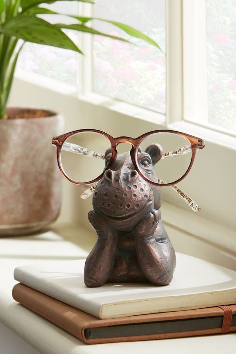 Bronze Henry Hippo Glasses Holder Ceramic Vases Design, Animal Lamp, Unique Glasses, Sculpture Art Clay, Cerámica Ideas, Women Crafts, Glasses Holder, Antique Jewelry Indian, Office Crafts