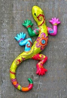 Gecko Wall Art, Colorful Lizards, Aluminum Can Crafts, Sculpture Art Clay, Paper Mache Sculpture, Gourds Crafts, Metal Yard Art, Frog Art, Rock Painting Designs