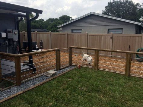 Top 60 Best Dog Fence Ideas - Canine Barrier Designs Diy Dog Areas In Backyard, Dog Spaces Outdoor, Dog Area In Garage, Dog Run Yard, Dog Yard Ideas Backyards, Dog Run Ideas Backyard, Dog Run Fence, Outdoor Dog Area, Diy Dog Run