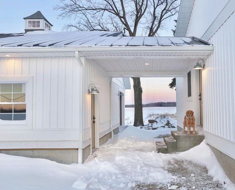 Breezeway Separate Garage From House, Detached Garage Ideas Breezeway, House With Breezeway To Garage, Houses With Breezeway To Garage, Covered Breezeway, Ranch Addition, Home In The Woods, Breezeway Ideas, New House Build