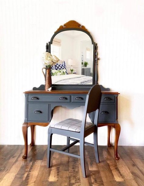 Queenstown Gray Vanity | General Finishes Design Center Vanity Table Refurbished, Painted Vanity Table, Vanity Diy Makeover, Refinished Vanity Antique, Painted Vanity Makeup, Vanity Refurbished Diy, Antique Vanity Makeover, Antique Vanity With Mirror, Diy Vanity Makeover