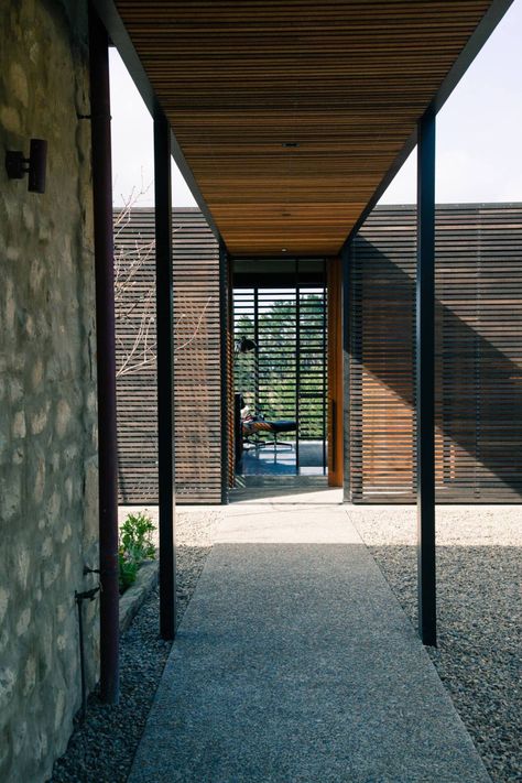 Art & Architecture Clevedon Estate by Herbst Architects Covered Walkway Architecture, Pebble Concrete, Dream Cabin, Covered Walkway, Pavilion Design, Minimal House Design, Tropical House, Minimal Home, Auckland New Zealand