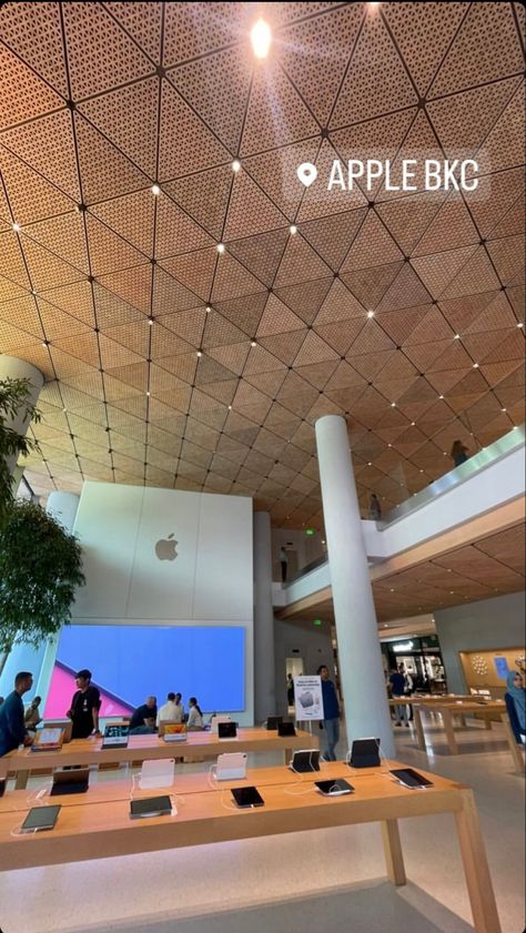 Apple Store Snap, Mumbai Snapchat, Mumbai Snap, Bkc Mumbai, Money Images, Snapchat Story, Apple Store, Snapchat Stories, Mumbai