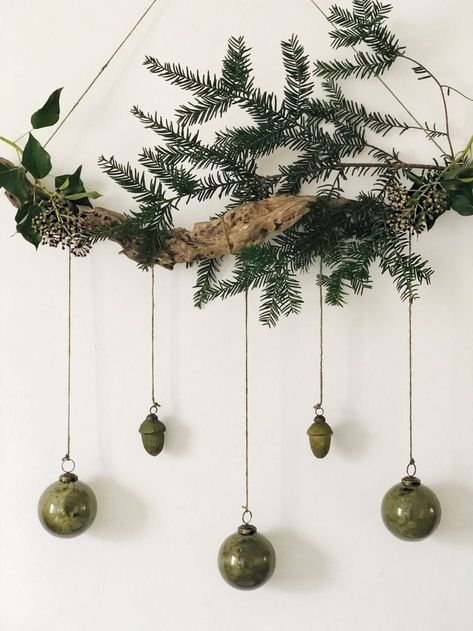 Outdoor Natural Christmas Decorations Diy, Scandi Christmas Garland, Hygge Xmas Decor, Real Pine Tree Christmas Decor, Hanging Branch Christmas Decorations, Scandi Xmas Decorations, Scandi Christmas Wreath, Christmas Decor Ideas Without Tree, Natural Outdoor Christmas Decorations