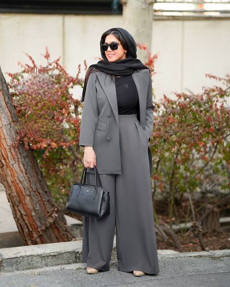 Formal Abaya For Office, Office Abaya, Abaya Pants, Formal Outfits For Women Office Wear, Billionaire Homes, Hijab Sport, Islamic Fashion Dresses, Job Interview Outfit, Fashion Show Dresses