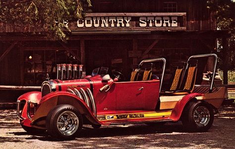 Beverly Hillbillies Hot Rod, designed by George Barris.This truck sold for only $6,900 in 1996 at Barrett Jackson. Cars Customized, Beverly Hillbillies, Custom Vehicles, Movie Cars, Tv Cars, Kustom Cars, Classic Hot Rod, Hot Rod Trucks, Foose