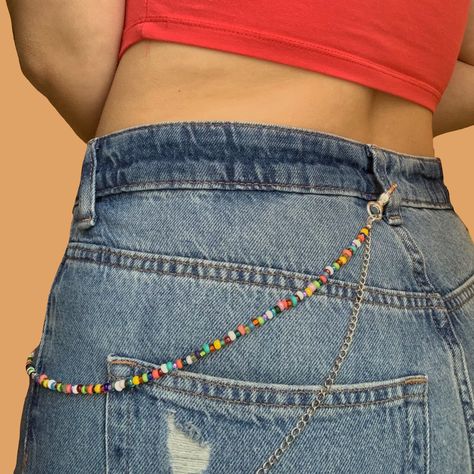 Chains Aesthetic, Jeans Chain, Pant Chains, Solid Color Outfits, Choker Designs, Friendship Bracelets Designs, Mask Necklace, Kandi Bracelets, Chain Loop