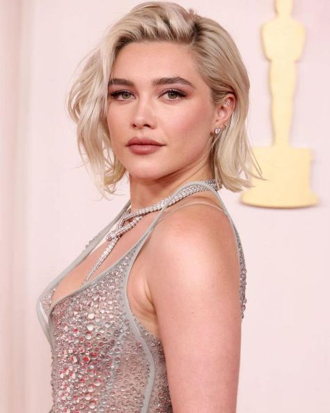 Florence Pugh Photos | Florence Pugh at the 96th Annual Academy Awards. 🩶 #Oscars #FlorencePugh | Instagram Voluminous Blowout, Oscar Hairstyles, Freezing Eggs, Female Actors, Celebrity Hairstylist, Hell Girl, Celebrity Hair Stylist, Celebrity List, Florence Pugh