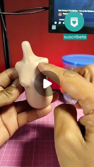 Clay Body Sculpture Tutorials, Fondant Face, Fondant People Tutorial Step By Step, Clay Female Torso, Fondant Human Figures Tutorials, Fondant Doll Topper, Boxing Gloves Cake, Human Body Model, Sugar Flowers Tutorial